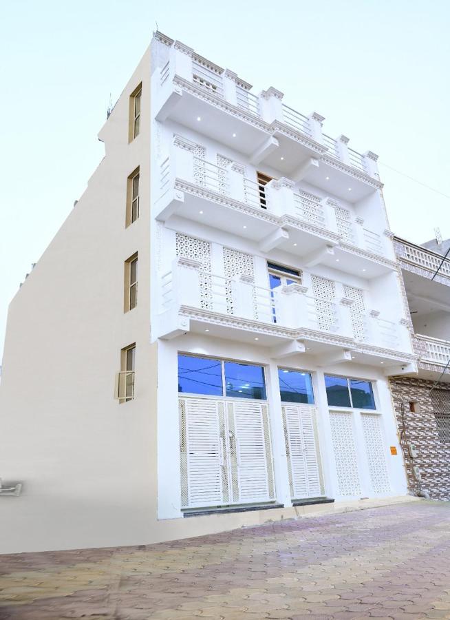 Hn Palace Homestay อัครา ภายนอก รูปภาพ