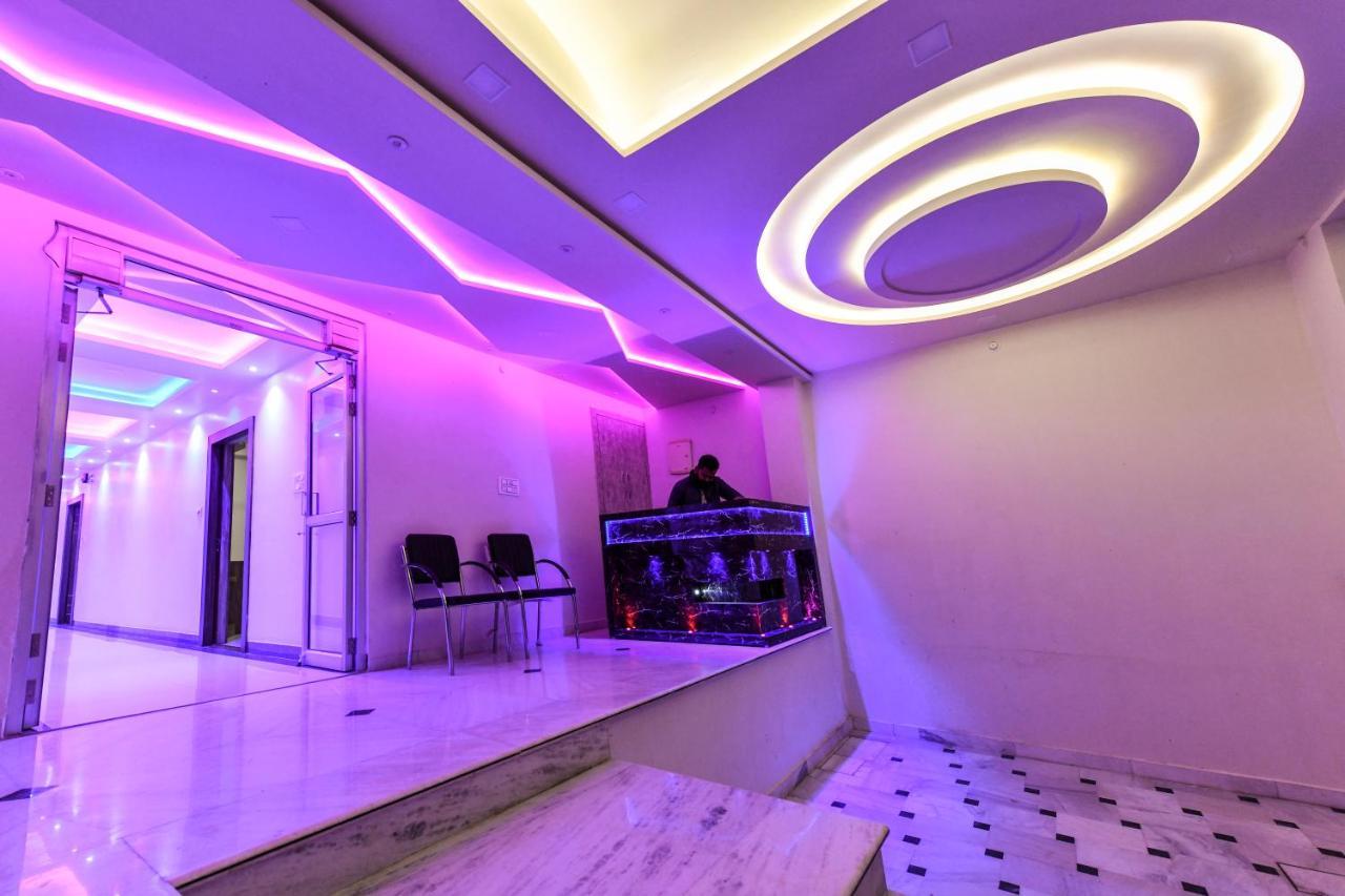 Hn Palace Homestay อัครา ภายนอก รูปภาพ