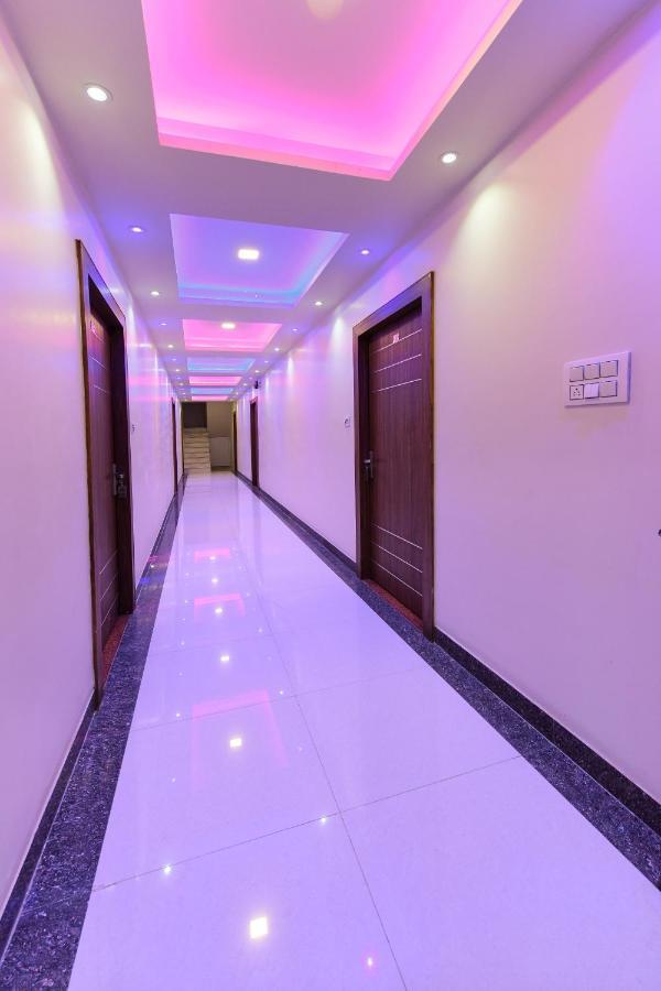Hn Palace Homestay อัครา ภายนอก รูปภาพ