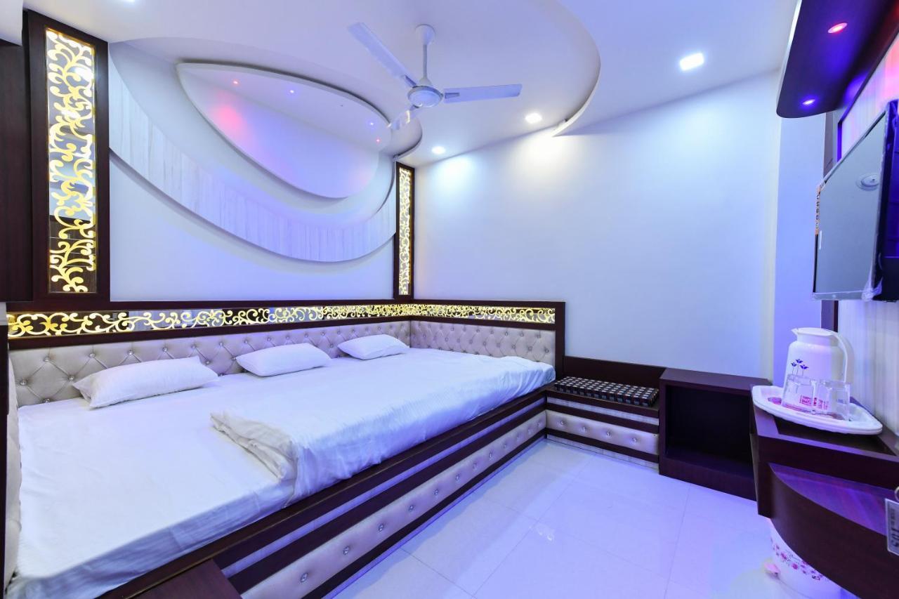 Hn Palace Homestay อัครา ภายนอก รูปภาพ